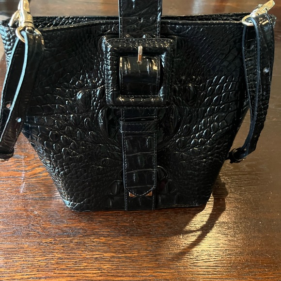 Black Crocodile-Embossed Women's Bag - Picture 1 of 4